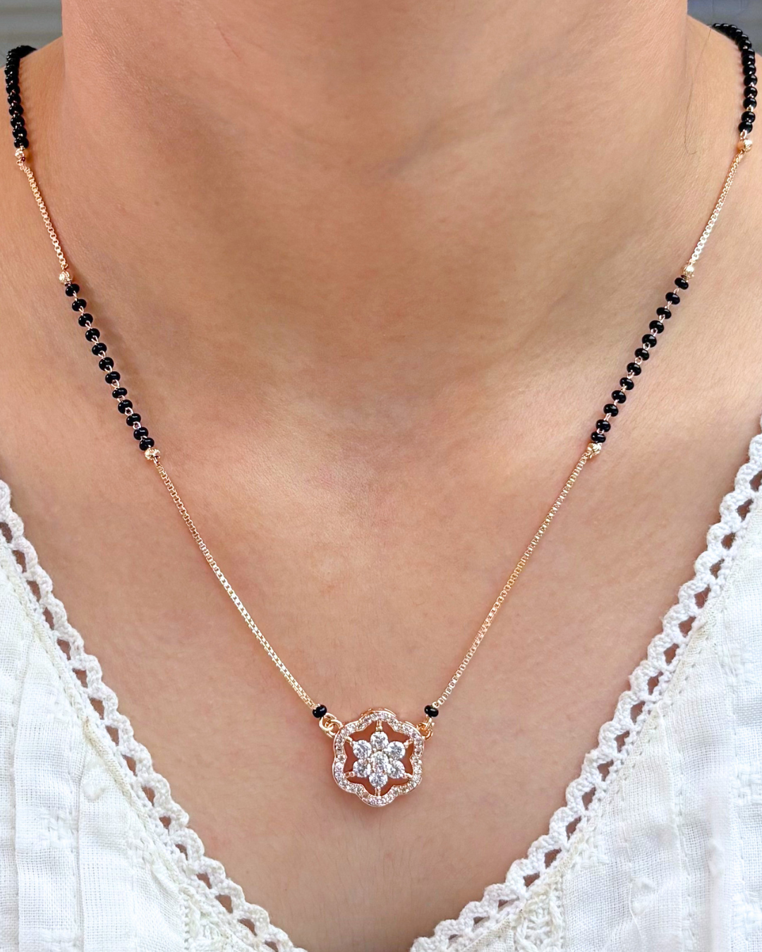 Solitaire Diamonds Flower Mangalsutra