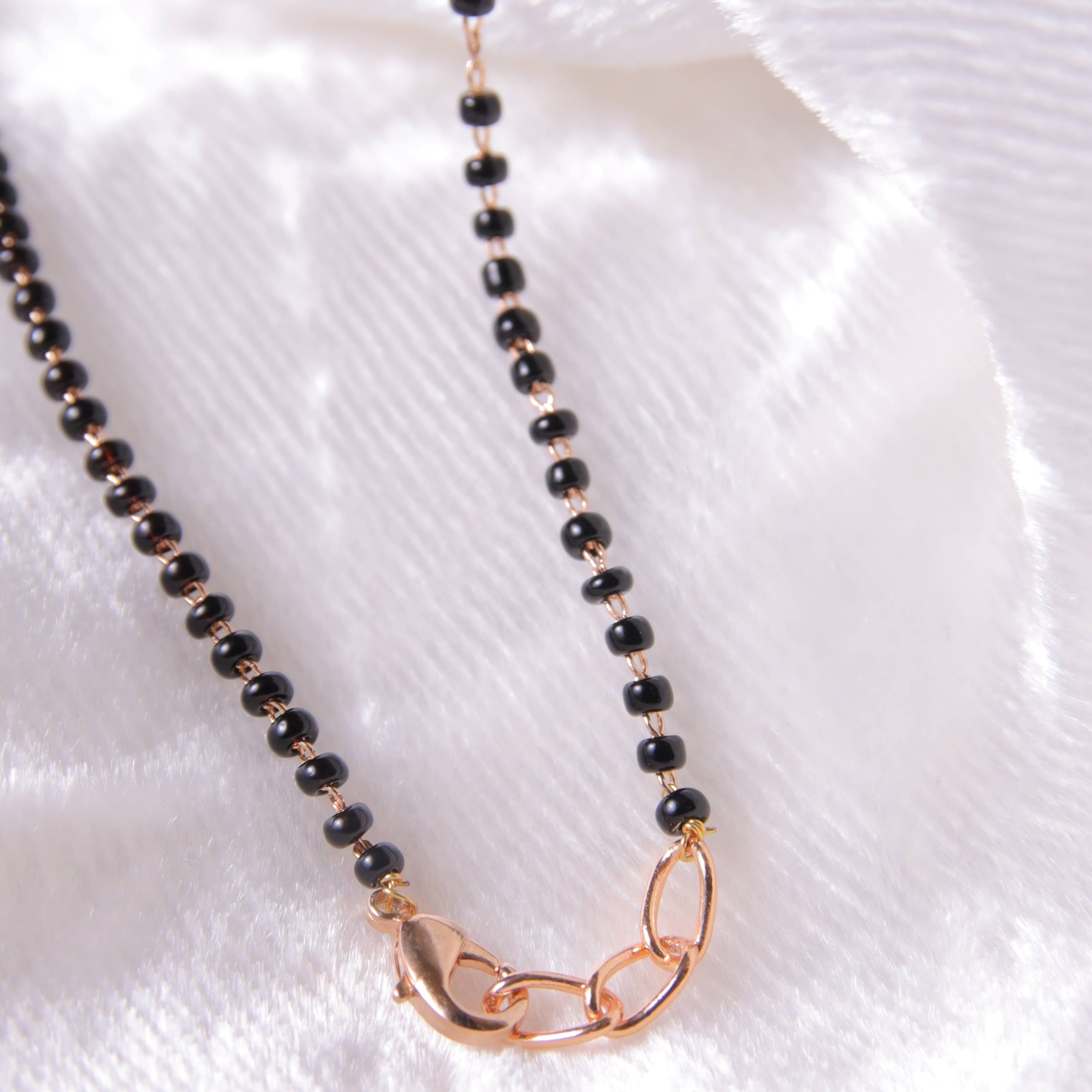 Trendy Solitaire Diamonds Flower Mangalsutra BUy Online - Zeraki Jewels 